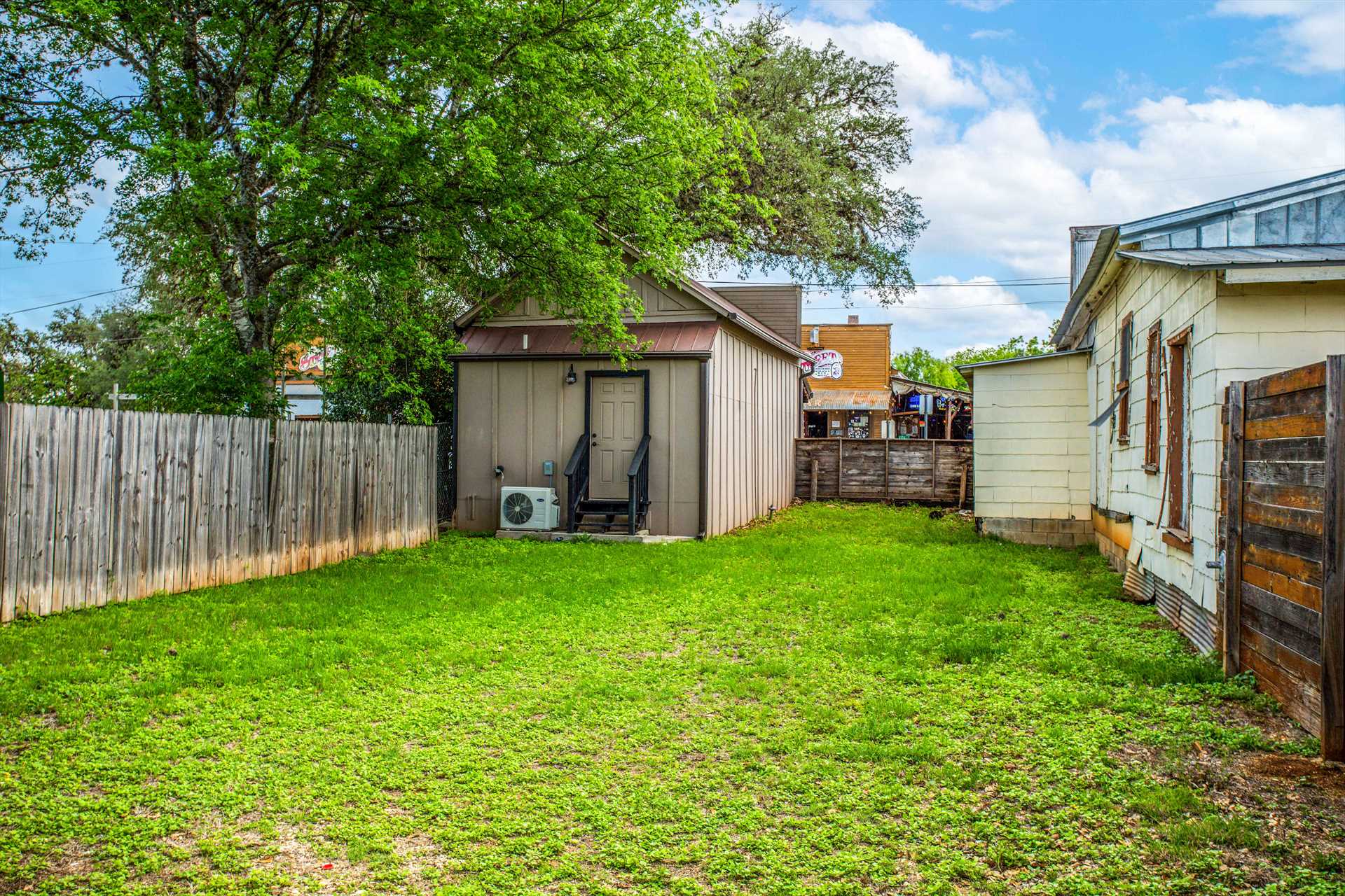                                                 You''l have a cozy little back yard here, too! All this is within walking distance of the best attractions in Bandera.