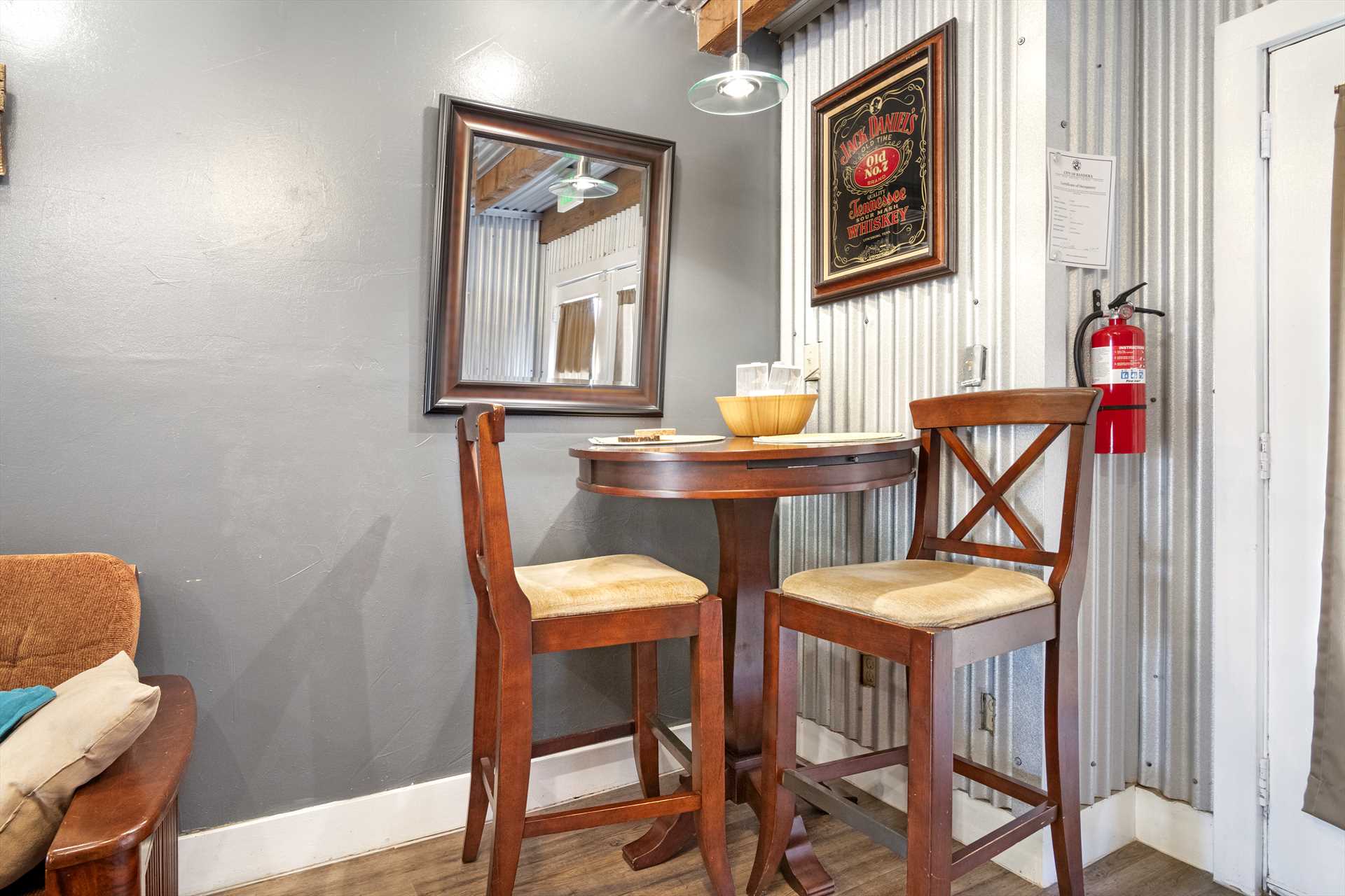                                                 Have a chat and a morning's wake-up beverage or meal in the cozy breakfast nook!