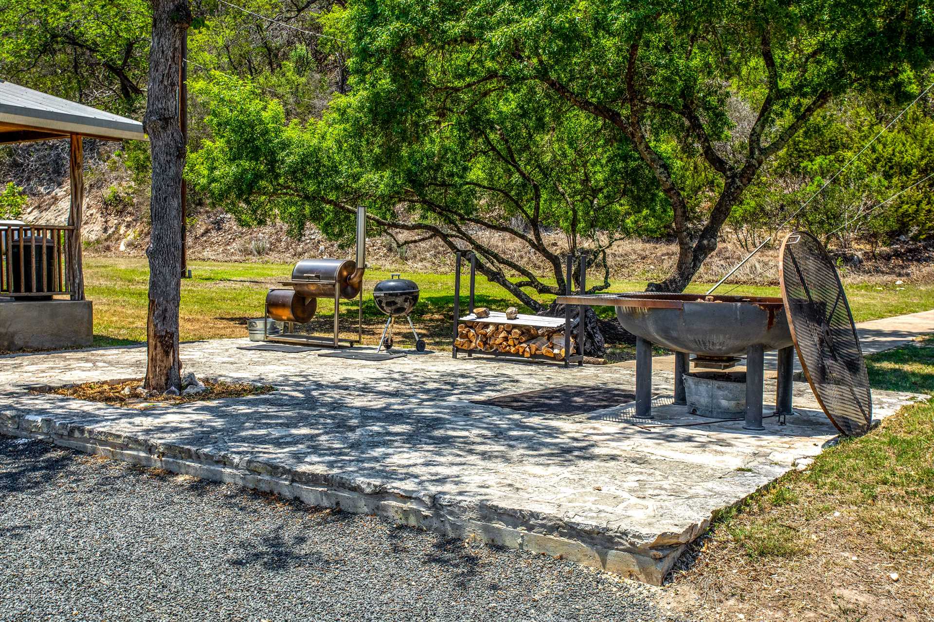                                                 The grill masters in your crew will love the huge grilling area, including a huge BBQ pit and smoker!